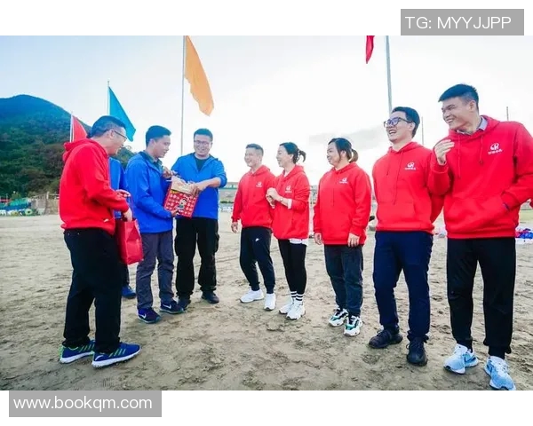 霍深坪带领球队零封广州队展现强大防守实力与团队默契 霍深坪带领球队零封广州队展现强大防守实力与团队默契