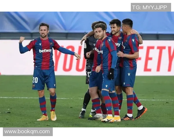 塞维利亚成为西甲新贵,球队表现火爆引发关注 塞维利亚成为西甲新贵,球队表现火爆引发关注